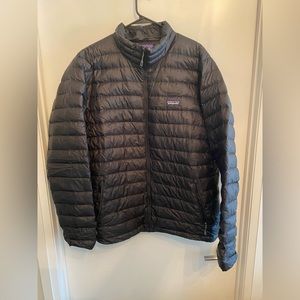 - [x] Patagonia puffer jacket - XXL - used - black